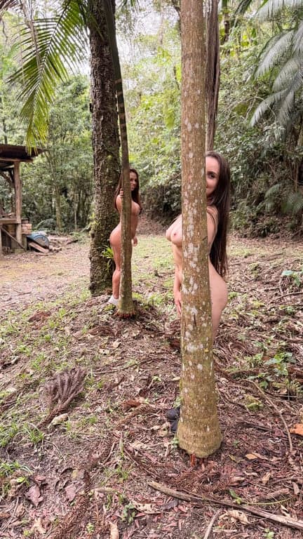 Tentando esconder nosso tesão hahaha